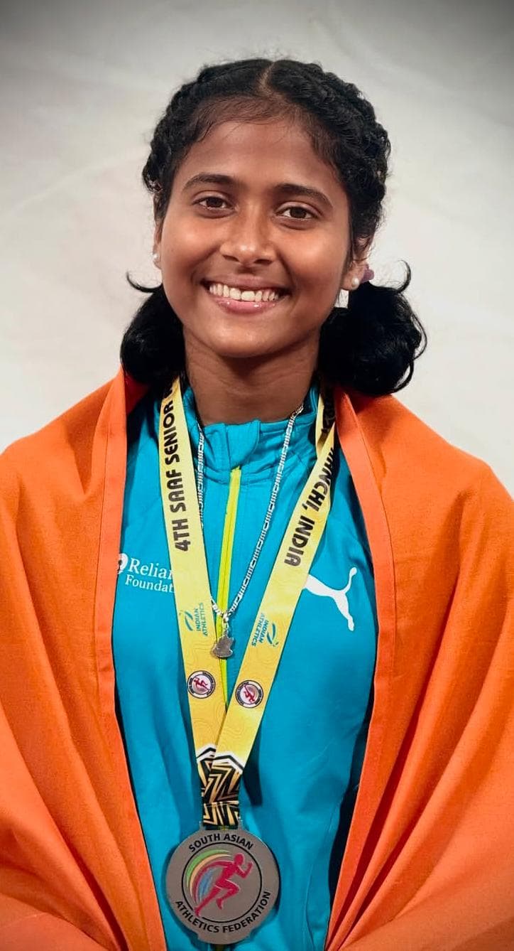 অবহেলিত, উপেক্ষিত মৌমিতা জানেন না, আর কতদিন বাংলার প্রতিনিধিত্ব করতে পারবেন