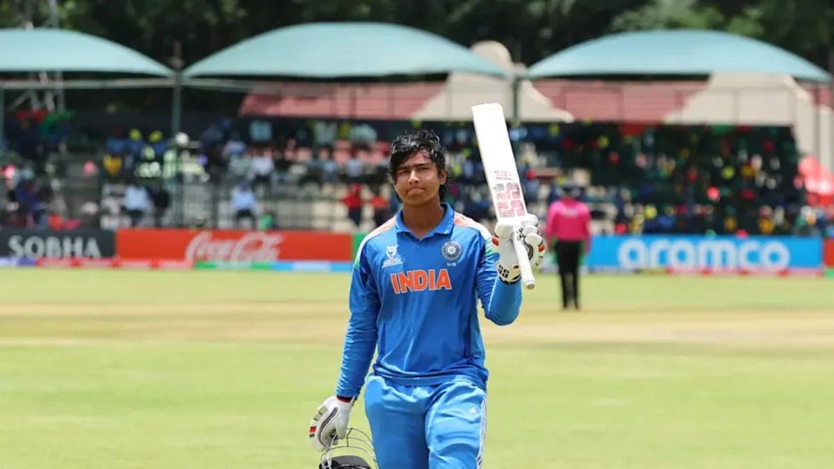বৈভব সিনিয়র নীল জার্সিতে মাঠে নামলেই ভেঙে যাবে সচিনের রেকর্ড
